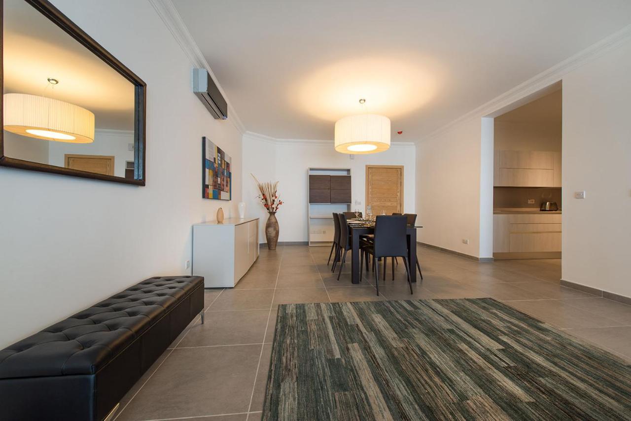 Seafront Luxury Apartment With Pool Sliema Bagian luar foto