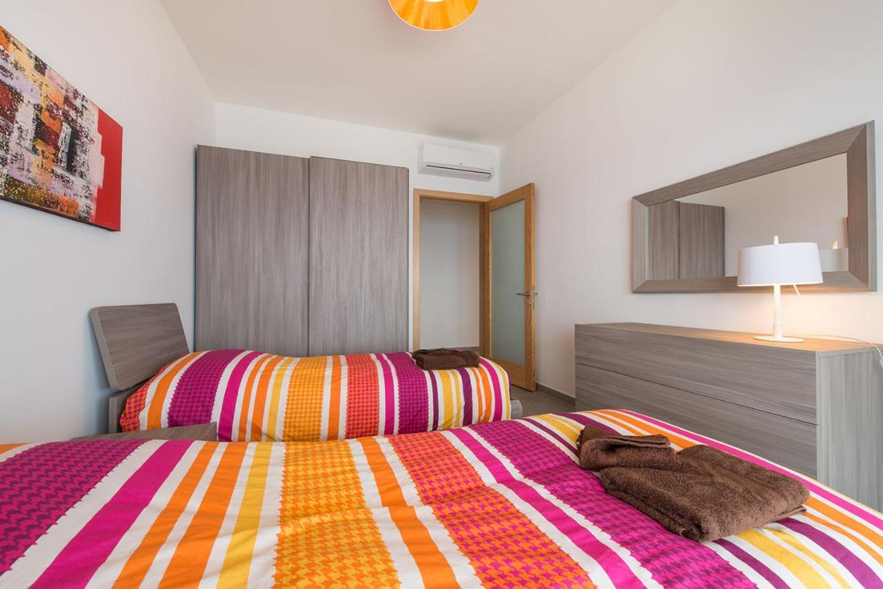 Seafront Luxury Apartment With Pool Sliema Bagian luar foto