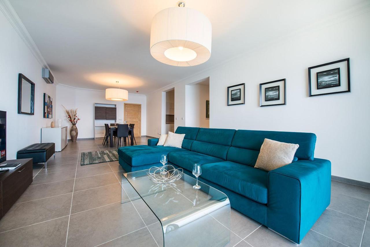 Seafront Luxury Apartment With Pool Sliema Bagian luar foto