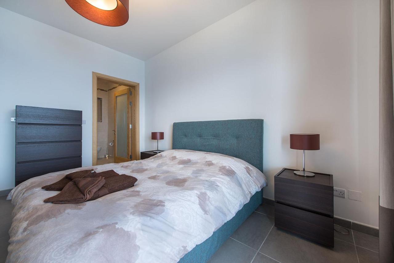 Seafront Luxury Apartment With Pool Sliema Bagian luar foto