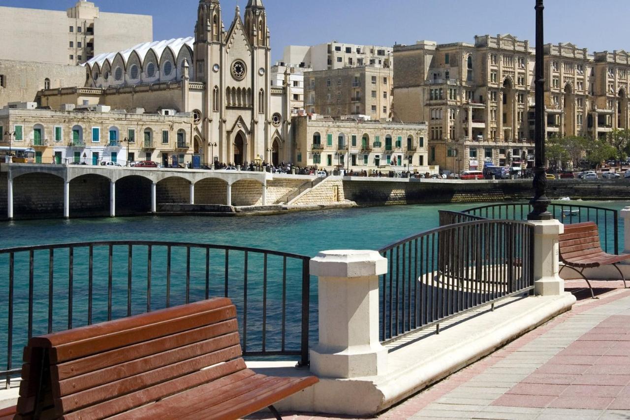 Seafront Luxury Apartment With Pool Sliema Bagian luar foto