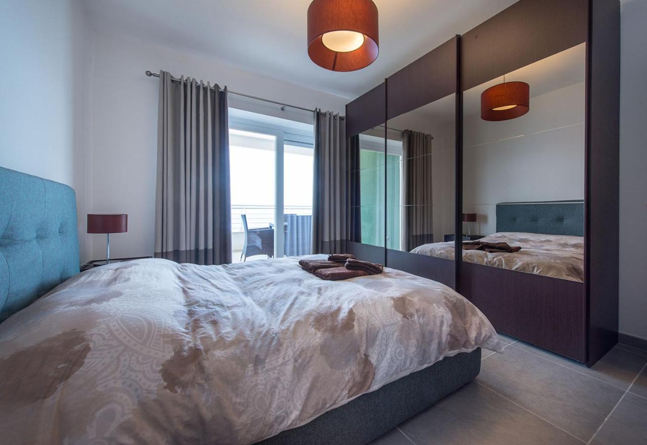 Seafront Luxury Apartment With Pool Sliema Bagian luar foto