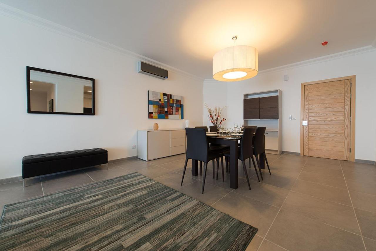 Seafront Luxury Apartment With Pool Sliema Bagian luar foto