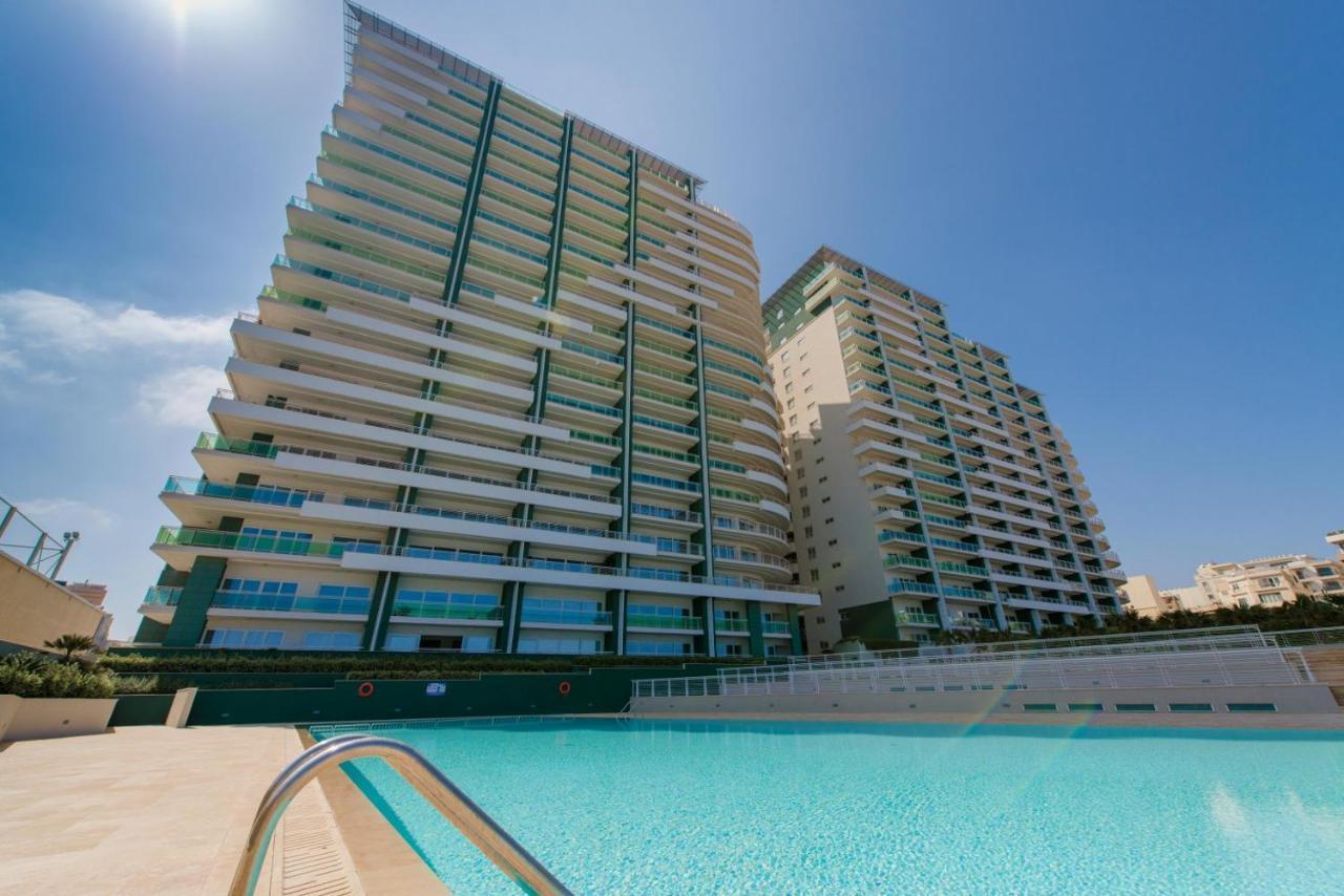 Seafront Luxury Apartment With Pool Sliema Bagian luar foto